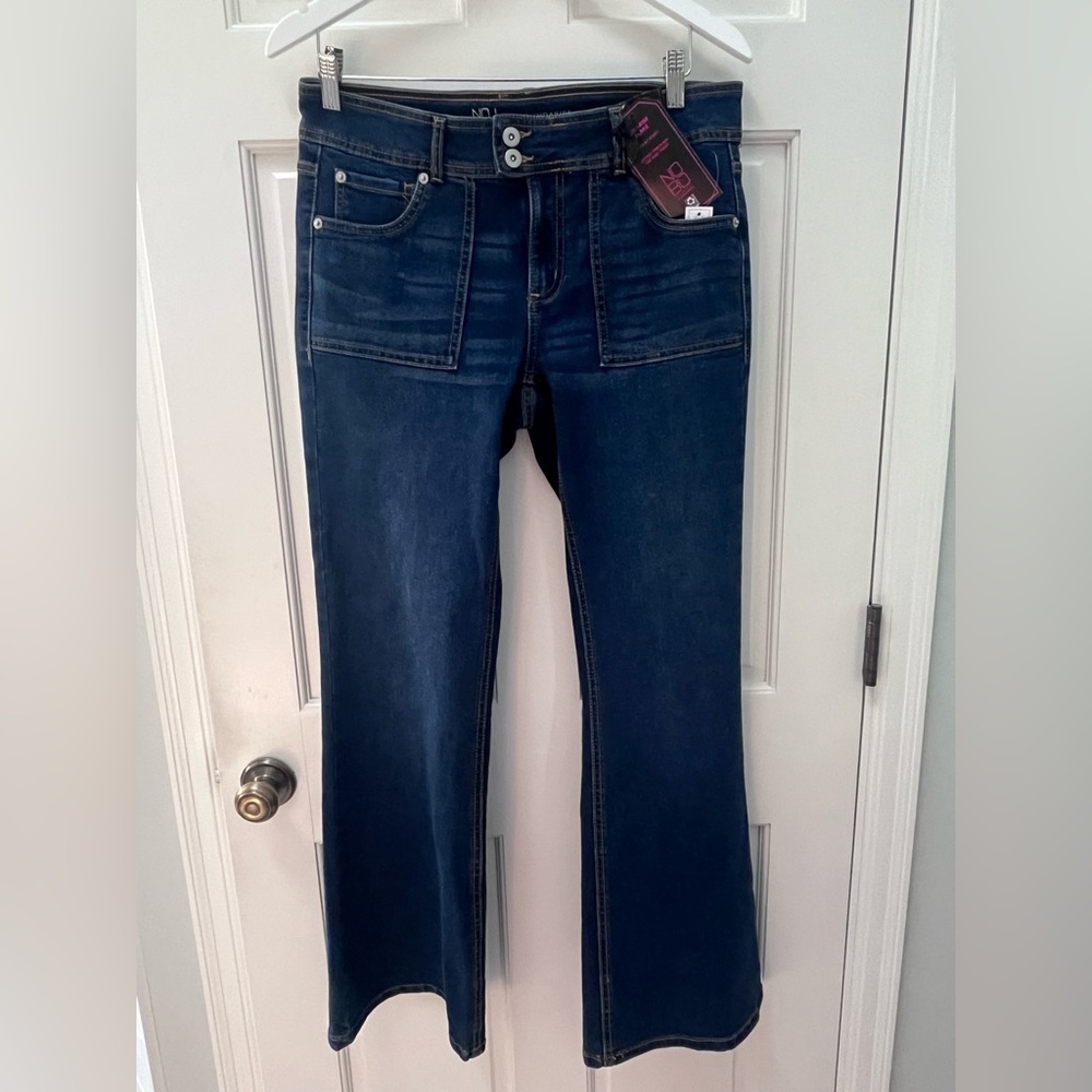 Now Boundaries low rise wide leg jean size 13 new